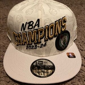 Boston Celtics New Era 2024 NBA Champions 9FIFTY Locker Room Snapback Hat new